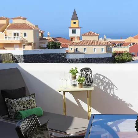 Charm Apartment, Paradise Suites By Anne Adeje *