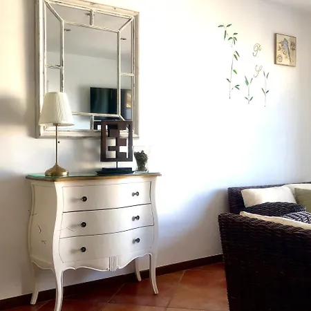 Charm Apartment, Paradise Suites By Anne Adeje *