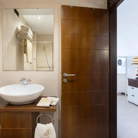 Apartman Charm Apartment, Paradise Suites By Anne Adeje *